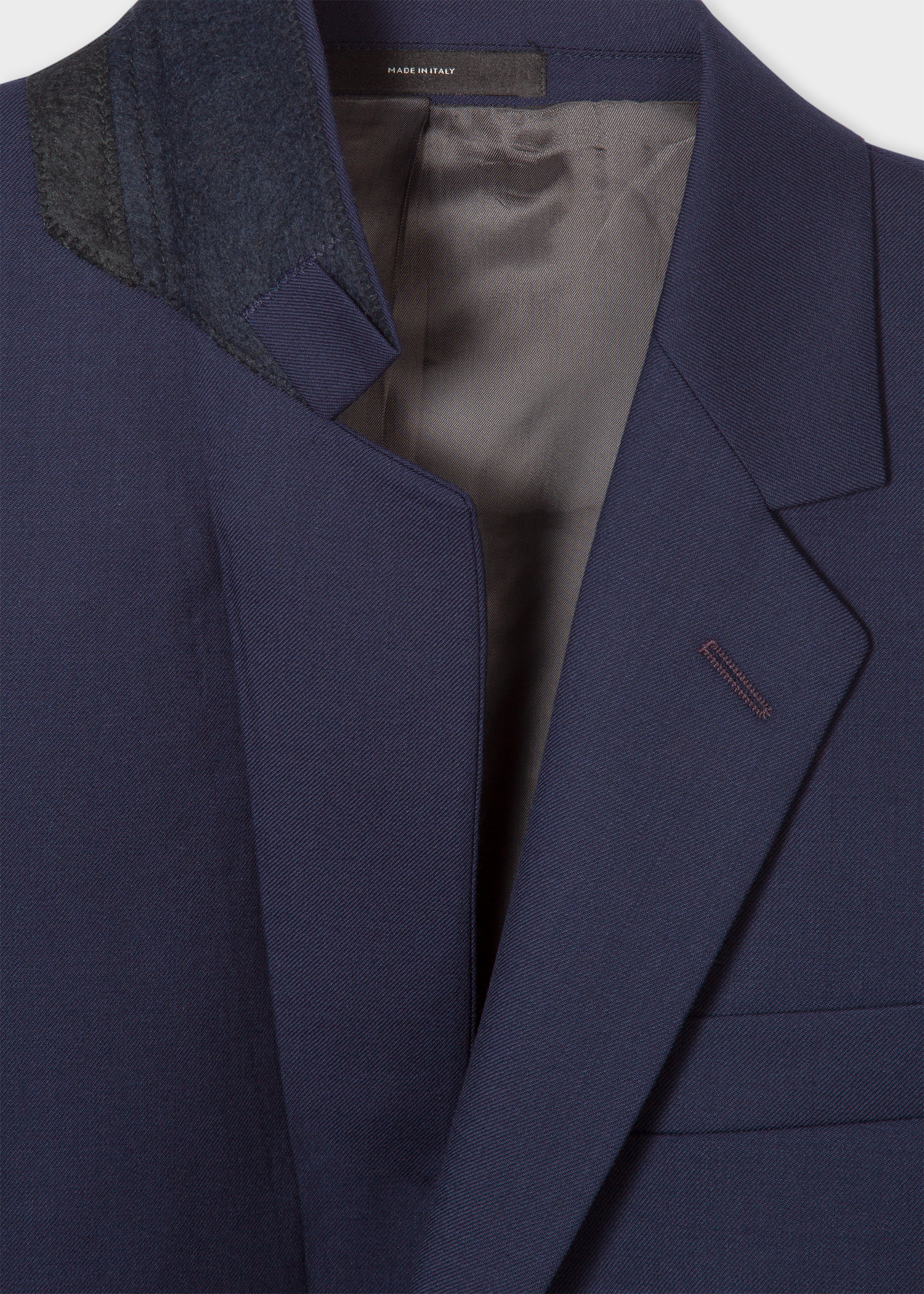 Detail view - The Piccadilly - Men's Tailored-Fit Navy Blue Wool Suit 'A Suit To Travel In'