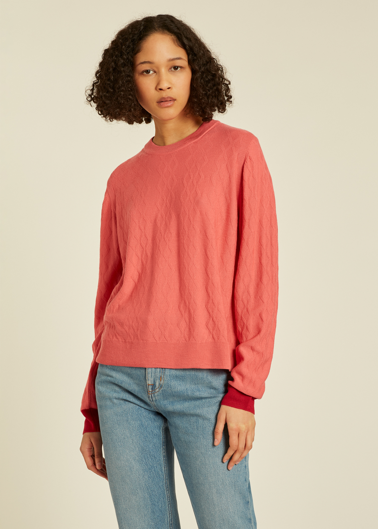 Women's Coral Diamond Pattern Sweater With Contrast Cuffs